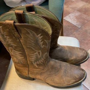 Ariat women’s 9 gently used boot brown
